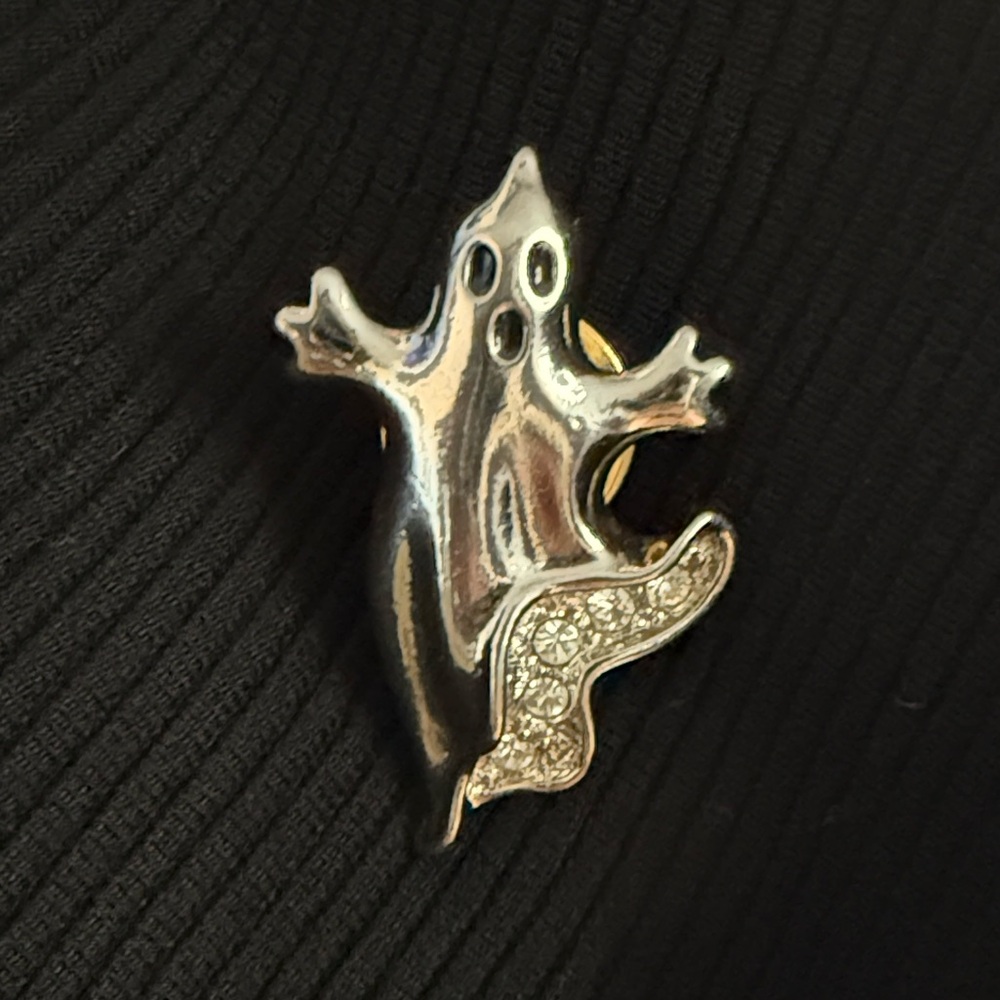 Avon 1995 Silver Ghost Brooch